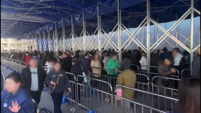 京最大山姆开业火了排队2个小时千余车位全部爆满AG真人百家家乐app楼盘销售都来“抢人”！北(图3)